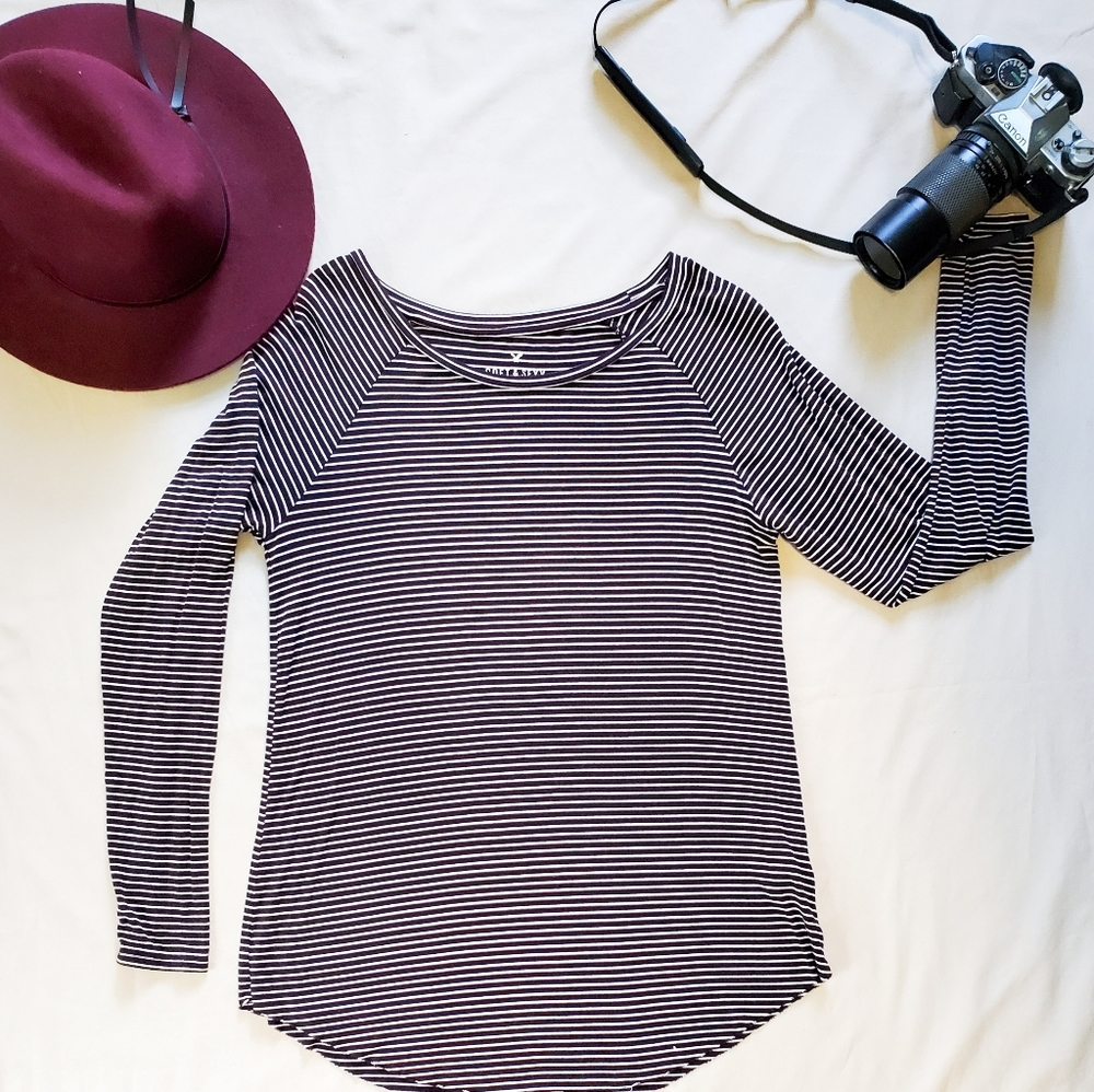 American Eagle Sz Small Long Sleeve Tee